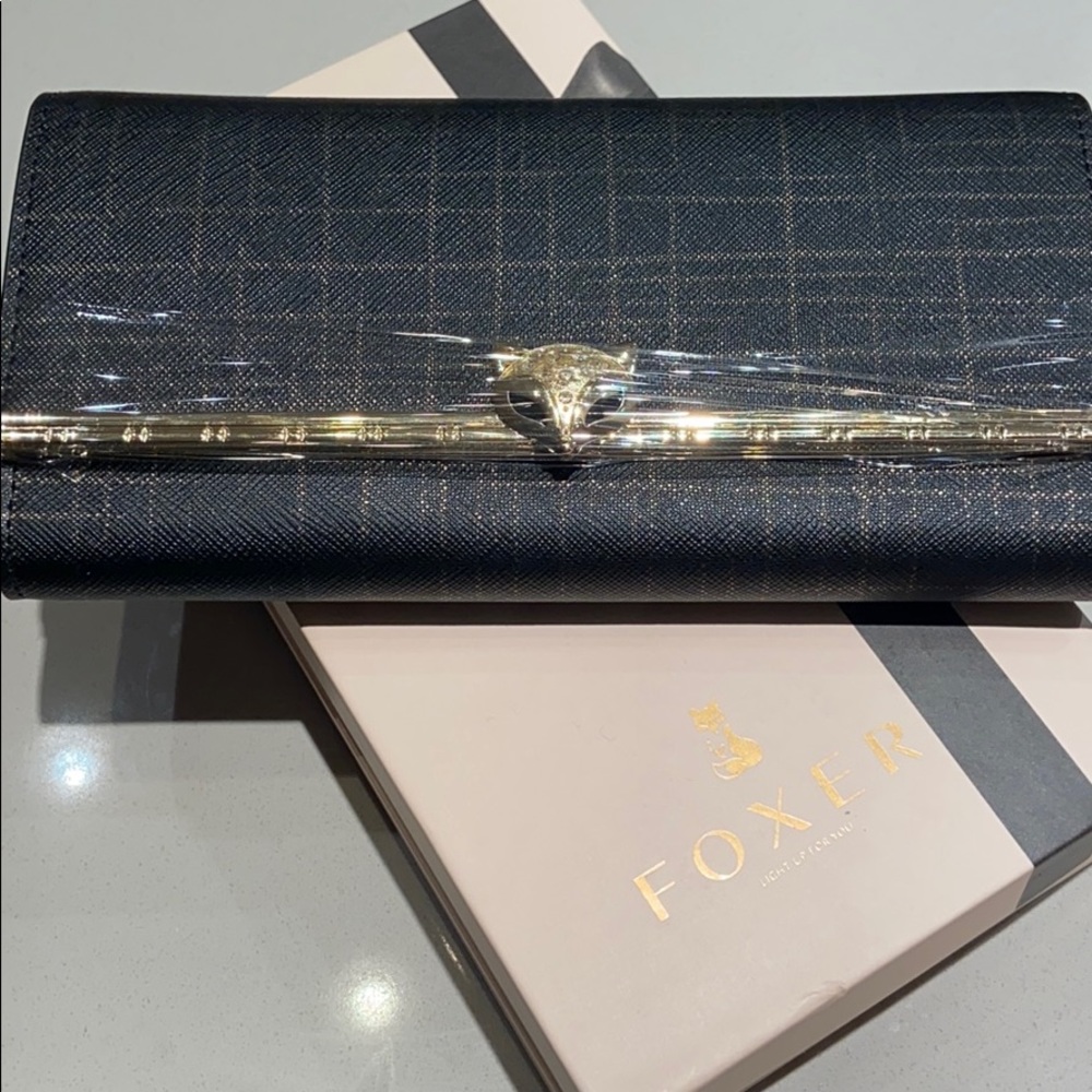 FOXER WALLET - BRAND NEW ✨